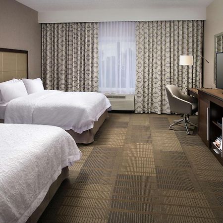 Hampton Inn&Suites Falls Church Exterior foto